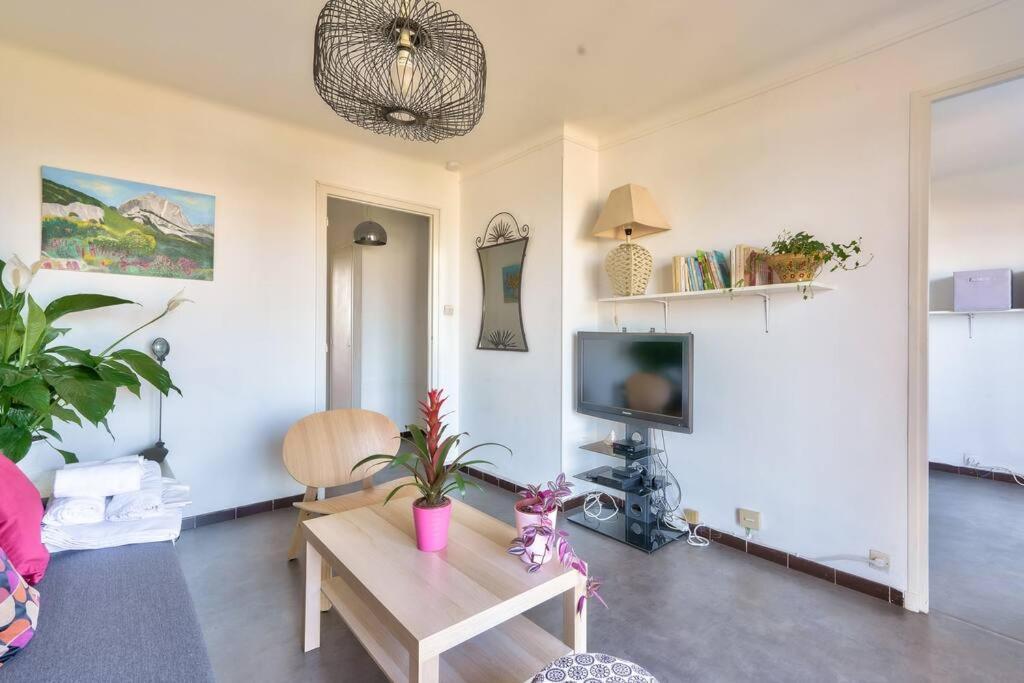 Superb 1 Bed 5 Min Walk To The Beach Pointe Rouge Apartment Marseille