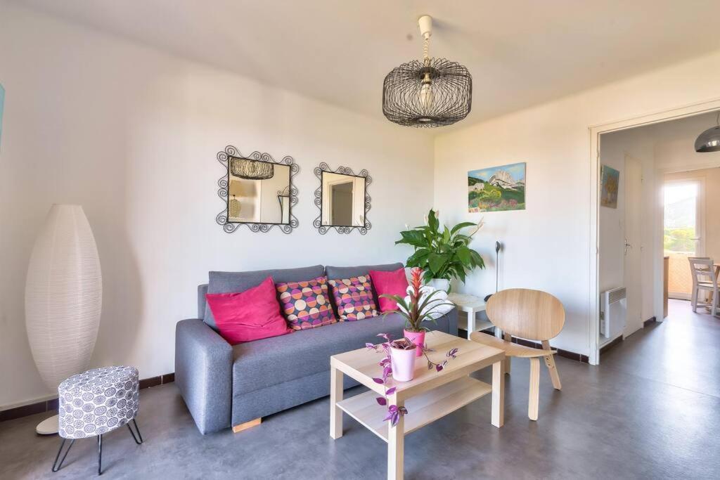 Superb 1 Bed 5 Min Walk To The Beach Pointe Rouge *